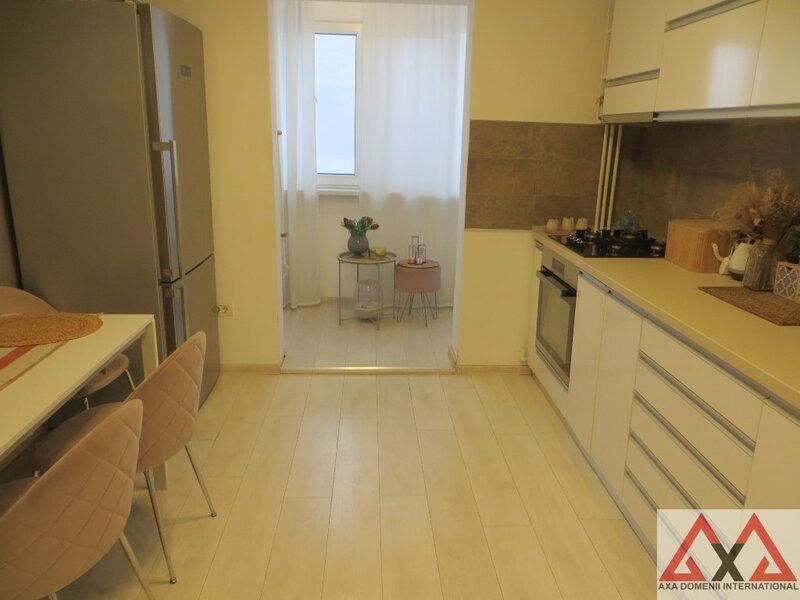 Dristor, 5 minute metrou, decomandat.